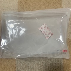 未使用ユニクロUNIQLOGWノベルティマルチポケットミニバッの画像