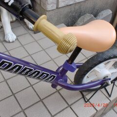 スタンド付き　キックバイクの画像