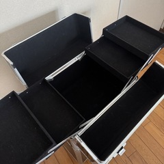 クロコダイル　キャリーケースの画像