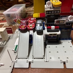トミカ　パーキングなどセットの画像