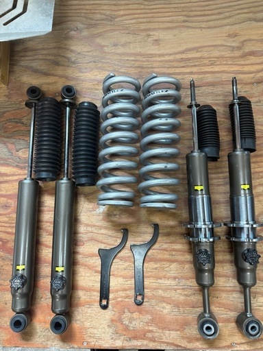 値下げしました。　 ハイラックスGUN125 ジャオスリフトアップカスタムセット