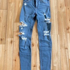 AMERICAN EAGLE ダメージデニムＳサイズ