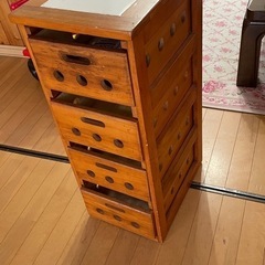 木製キッチンキャビネット　レトロ