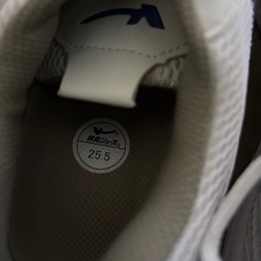 新品スニーカーの画像