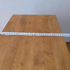 折り畳みテーブルの画像