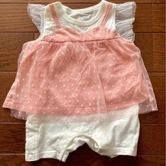 サイズ50-60 女の子向けセット ロンパース 靴下 帽子の画像