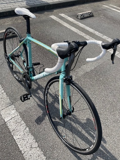 美品　ロードバイク　ビアンキ　ニローネ7 軽整備点検済み　中古スポーツ自転車　サイクリング　ダイエット　通勤通学