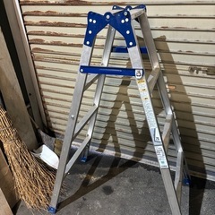 ハシゴ兼用脚立