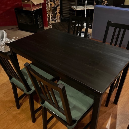 IKEA【イケヤ】ダイニングテーブルと椅子2脚
セット