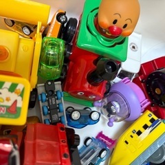 車のおもちゃ各種の画像