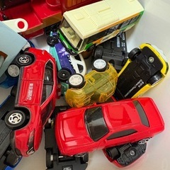 車のおもちゃ各種の画像