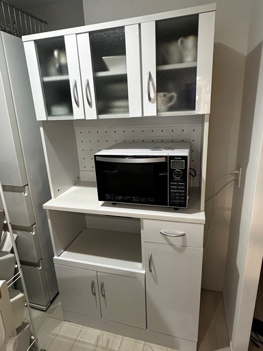 美品　食器棚　鏡面　白