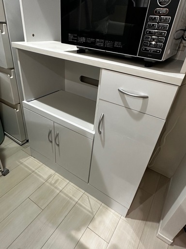 美品　食器棚　鏡面　白