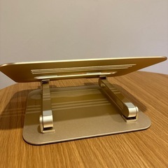 ノートパソコンスタンド Pewesv PCスタンド 折り畳み式の画像