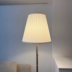 IKEA フロアランプ　間接照明　ÅRSTID オースティード　の画像
