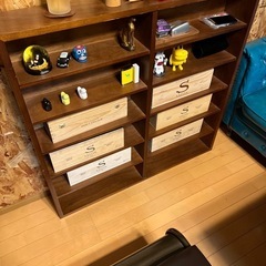 無垢材　北欧家具　飾棚