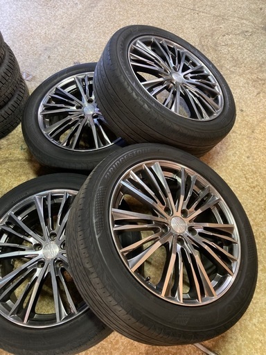 掲載終了まじか18インチタイヤ付きアルミ4本セット