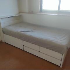 組立式シングルベッド(シモンズのマットレス付き)