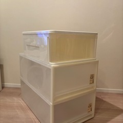 ★ホワイト衣装ケース（無印2、ニトリ1）の画像
