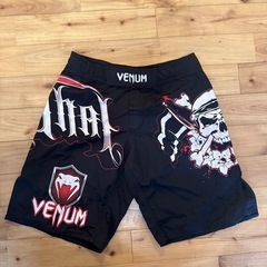Venum ファイトショーツ M相当 & トレーニングウェア3点SETの画像
