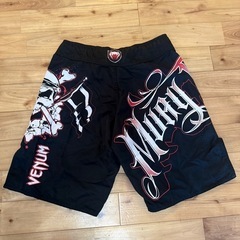 Venum ファイトショーツ M相当 & トレーニングウェア3点SETの画像