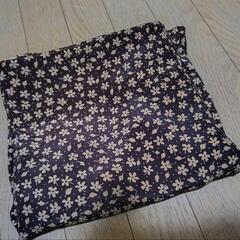 小花柄フリルエプロンの画像