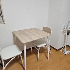 テーブル
