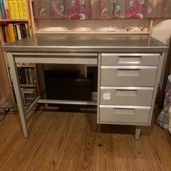 【頑丈美品】スチール製事務机（コクヨ）の画像
