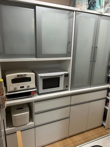 今日明日限定！！定価の90%引き‼️☆値下げしました☆松田家具食器棚100cm＋80cm 【日本製】