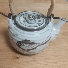 新品未使用   小ぶりな急須の画像