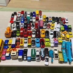 トミカ　一つ200円から300円程度