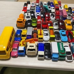 トミカ　一つ200円から300円程度の画像