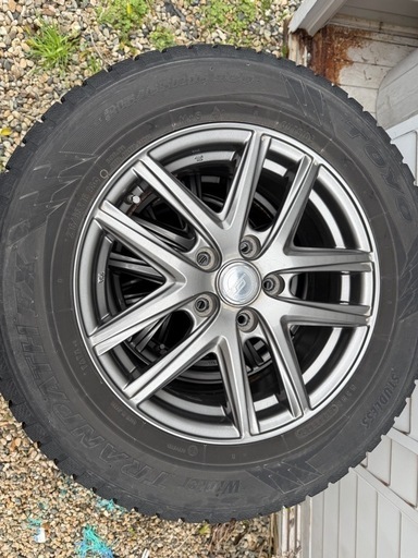 【取引中】
スタッドレスタイヤ 　215/65R16