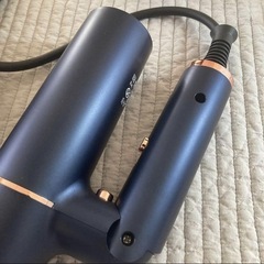 ✨新品✨ 1200W大風量速乾ドライヤー　軽量　折りたたみ　高濃度マイナスイオンの画像