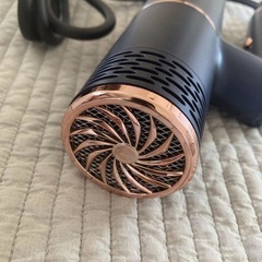 ✨新品✨ 1200W大風量速乾ドライヤー　軽量　折りたたみ　高濃度マイナスイオンの画像