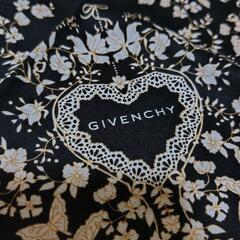【GIVENCHY】ハート柄ハンカチの画像