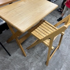無料‼️折りたたみテーブルセットの画像