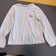 子ども130cm 長袖Tシャツ　美品　3着セットの画像