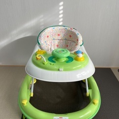 西松屋　歩行器