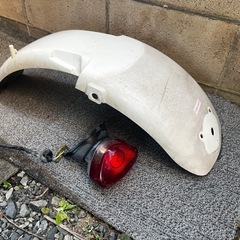 バンバン200 リアフェンダー テールランプの画像