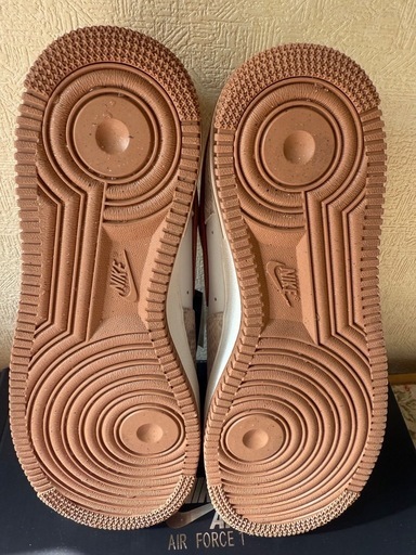 新品　NIKE AIR FORCE 1 07 LV8 