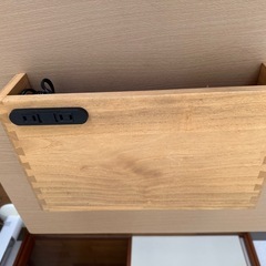 仕事用デスクと椅子の画像