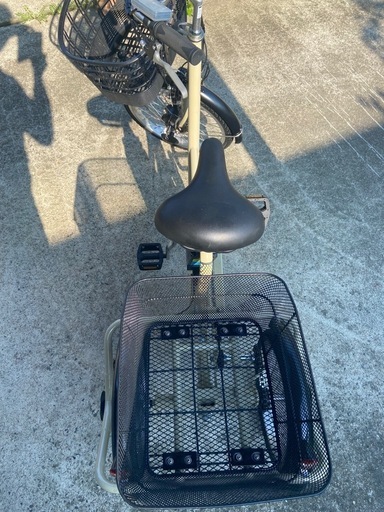 電動アシスト自転車三輪