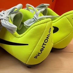 新品　22センチ　サッカーシューズ　 タグ付き　ナイキジュニア　 ファントム GX2 アカデミーの画像