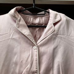 GU パジャマ　ピンク　XL サテン風　の画像