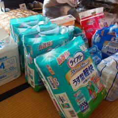 尿取りパッド大量　未開封5個、開封５個差し上げます。引取り限定