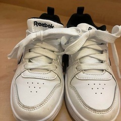 着用回数少なめ　Reebok ホワイト ブラック スニーカー　1...