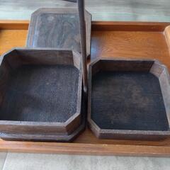 古い小物入れ？と九谷焼銚子の画像