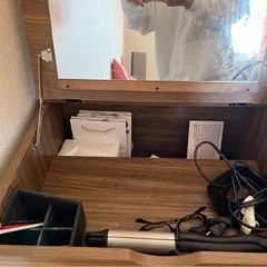 アンティーク鏡台の画像