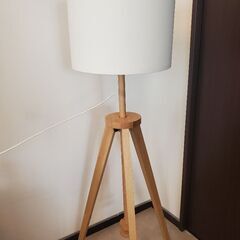 IKEA LAUTERS ラウテルス フロアランプ　ホワイトの画像